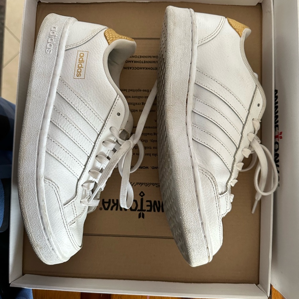 Adidas white leather sneakers with golden/ dark ecru heel accent
